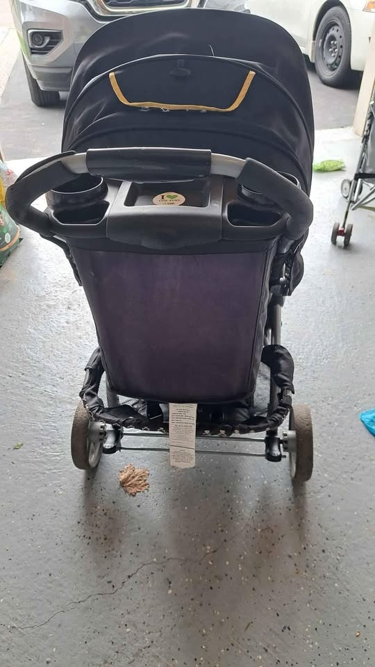 2 strollers big and small - photo 4