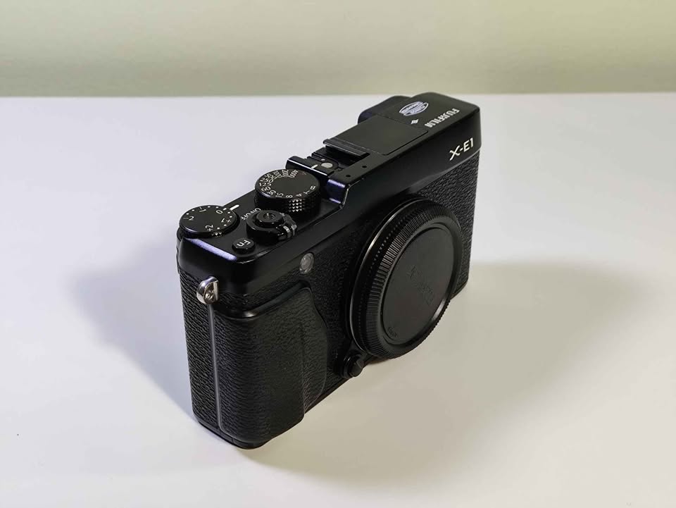 Fujifilm X-E1 camera, body only, like new - photo 5