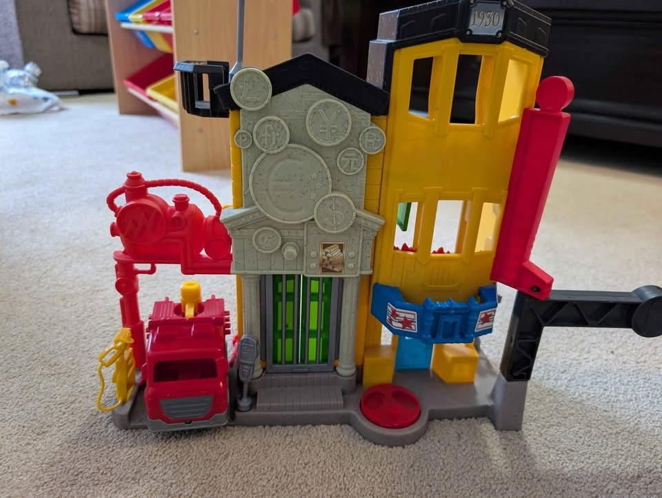 Fischer price imaginext playset - photo 2