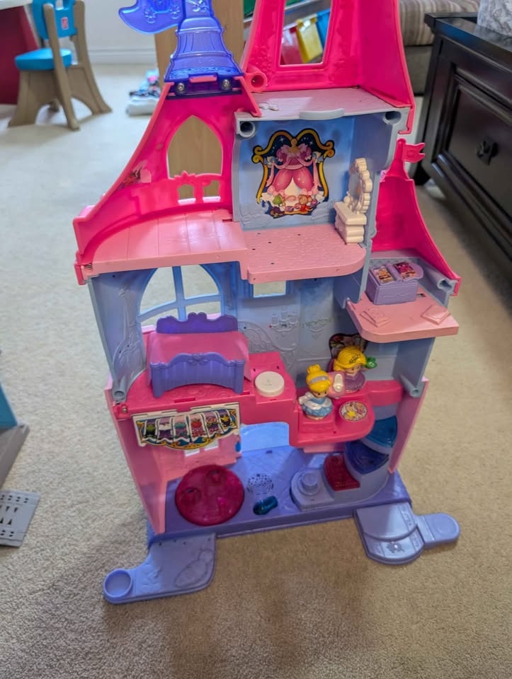 Fischer Price little people Disney playset - photo 2