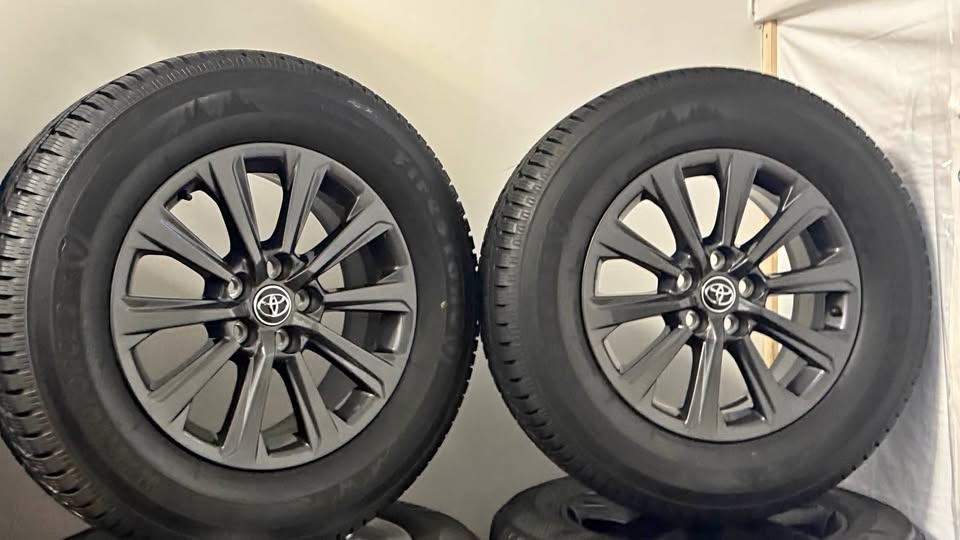 255/65R18 Toyota grand Highlander platinum 2025 original winter
