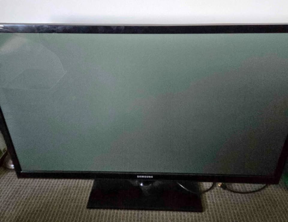 PENDING Samsung Plasma TV 48 inch older