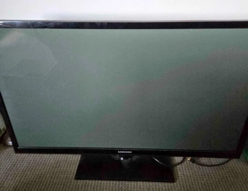 PENDING Samsung Plasma TV 48 inch older thumbnail