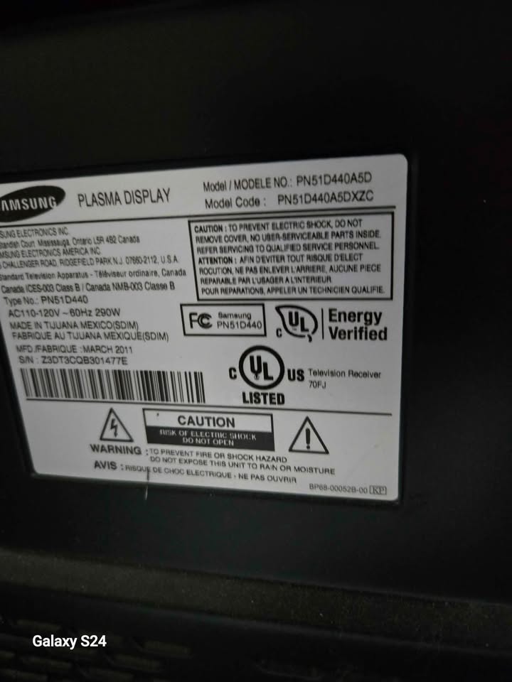 PENDING Samsung Plasma TV 48 inch older - photo 2