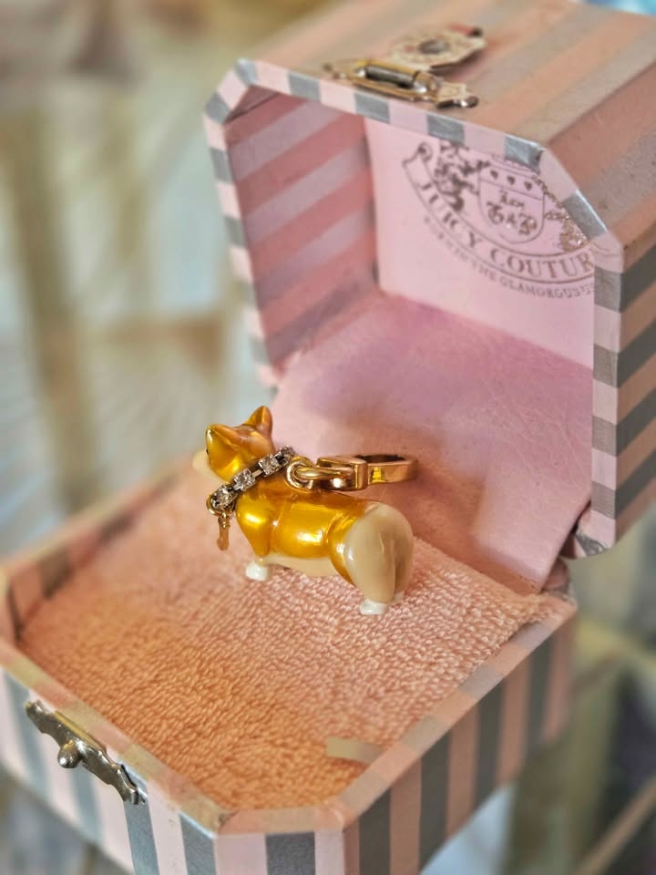 Extremely Rare Vintage Juicy Couture Corgi Charm - photo 3