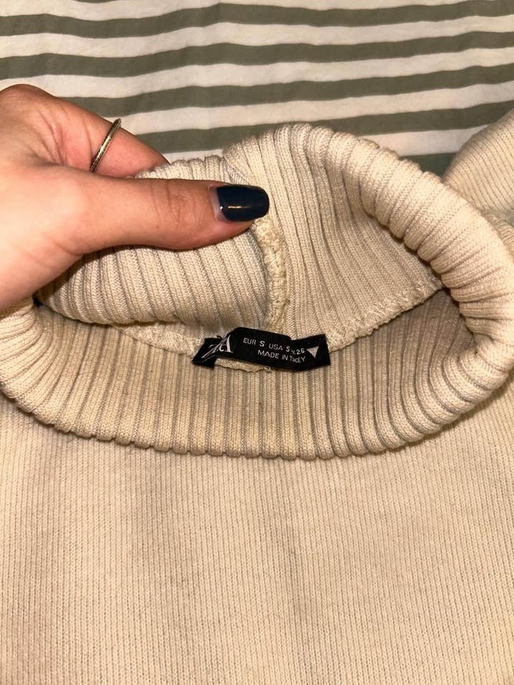 Zara turtleneck top -Size S - photo 2