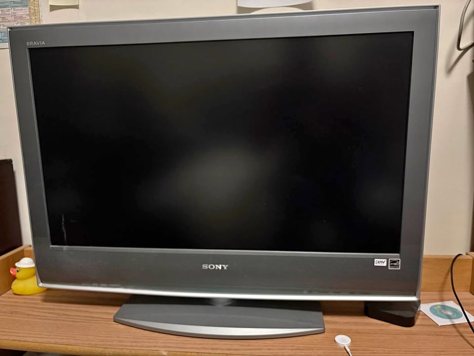 32" Sony BRAVIA LCD TV with Remote