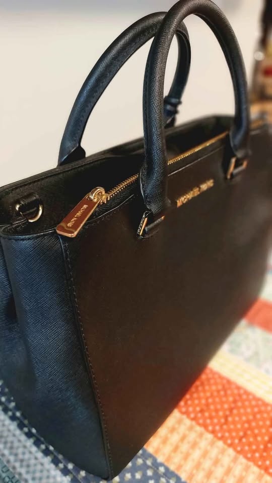 Michael Kors Leather Handbag - photo 3