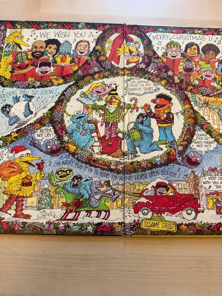 Rare 1975 Sesame Street Christmas Vinyl - photo 4