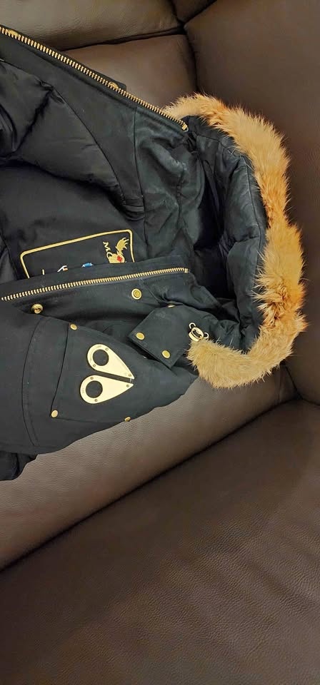 Moose Knuckles Women’s Parka – Size S