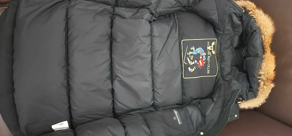 Moose Knuckles Women’s Parka – Size S - photo 3