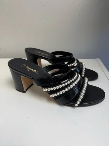 Chanel white pearl strappy block heel sandals 38.5