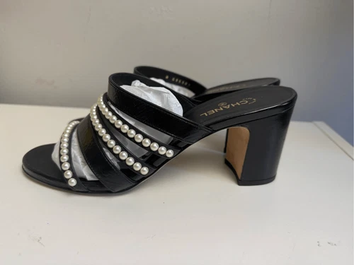 Chanel white pearl strappy block heel sandals 38.5 - photo 4