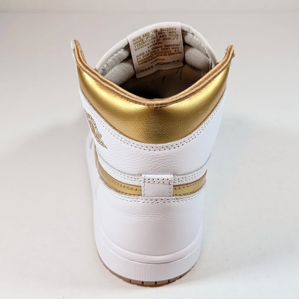 Air Jordan 1 Metallic Gold Women's Size 6 Left Shoe - photo 5