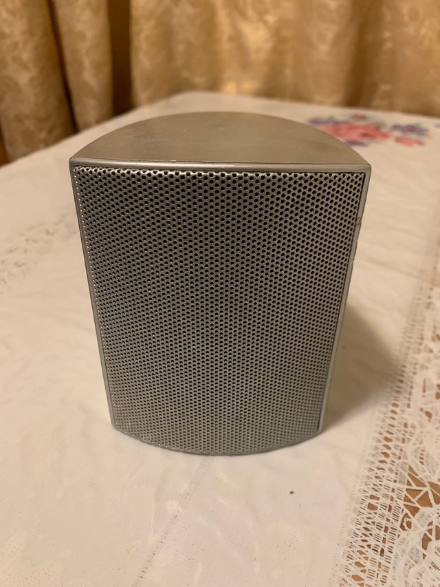 Set of Speakers