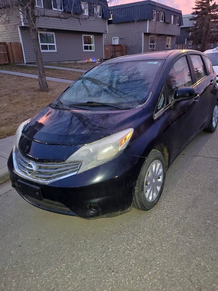 2014 Nissan versa note sv