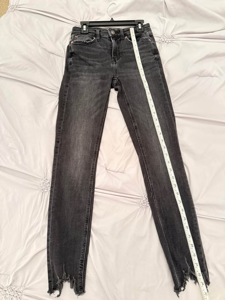 Zara Black High-Rise Skinny Jeans – Raw Hem (Size US 2 / EU 34) - photo 4