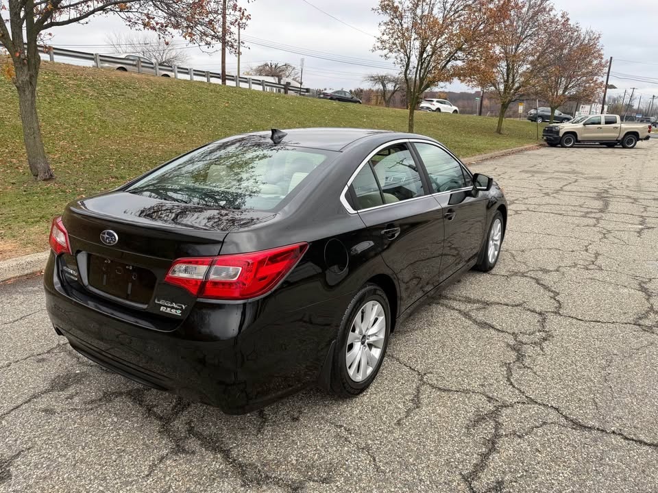 2017 Subaru Legacy · 2.5i Premium Sedan 4D - photo 5