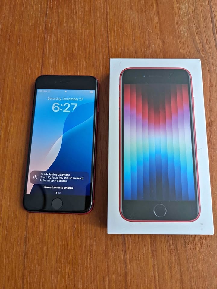 iPhone SE 3rd generation 64 gigabytes RED