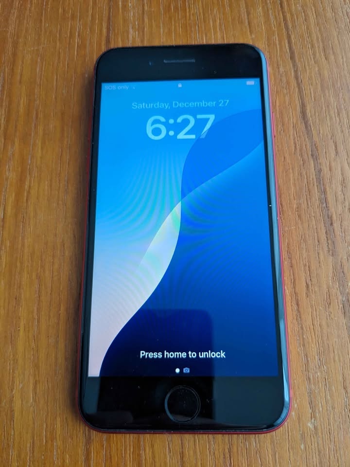 iPhone SE 3rd generation 64 gigabytes RED - photo 5