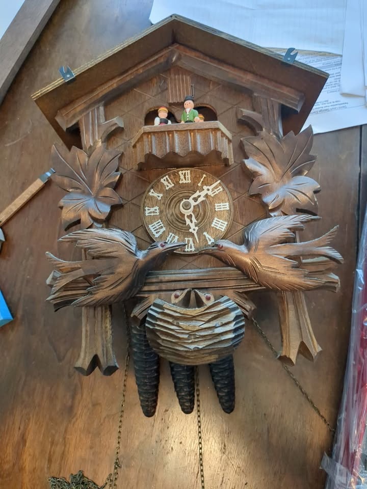 Vintage 1950s German Cuckoo Clock - 8-Day Hand-Carved - photo 4