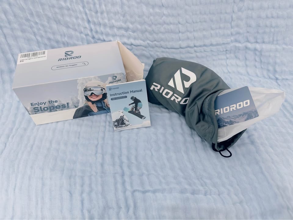 Moving Out Sale – Rioroo Ski Goggles - photo 2