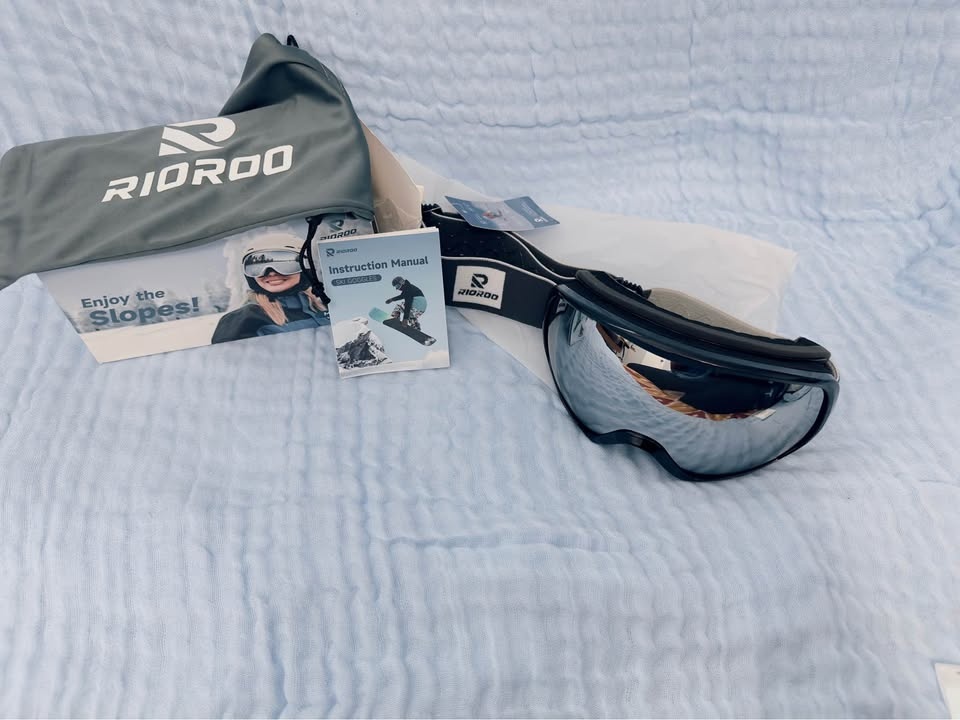 Moving Out Sale – Rioroo Ski Goggles - photo 3