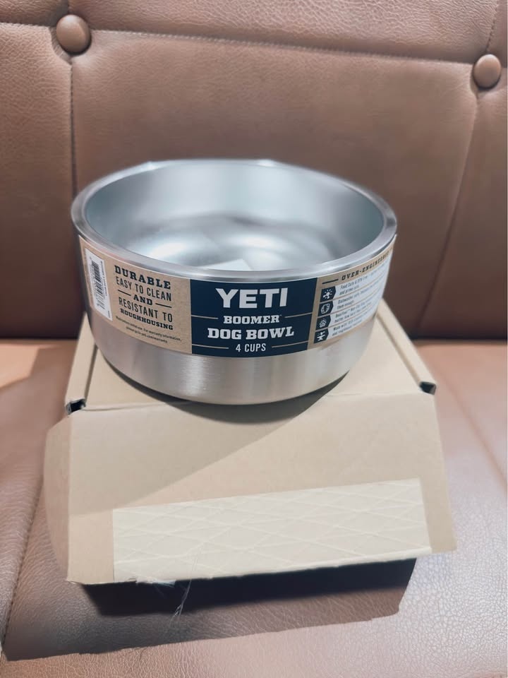 YETI Boomer Stainless Steel Dog Bowl – 4 Cups (Like New) - photo 2