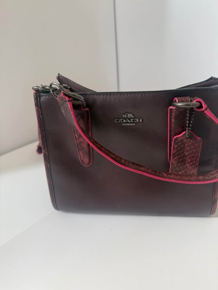 Coach Leather Crossbody Bag – Burgundy - photo 3