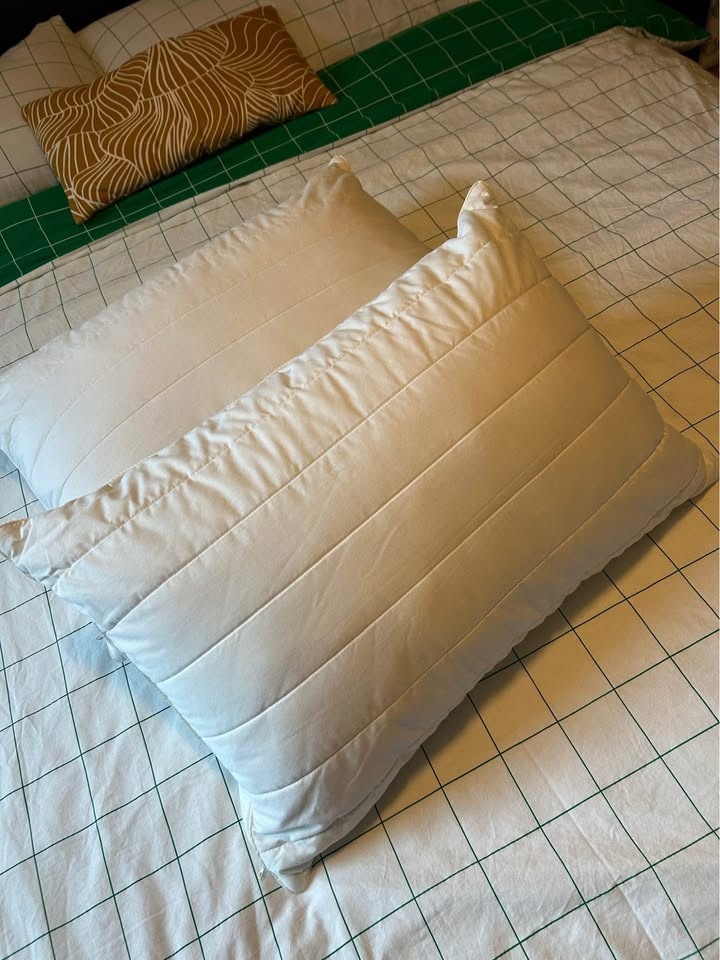 IKEA Queen Size Ergonomic Pillow Pair - photo 2