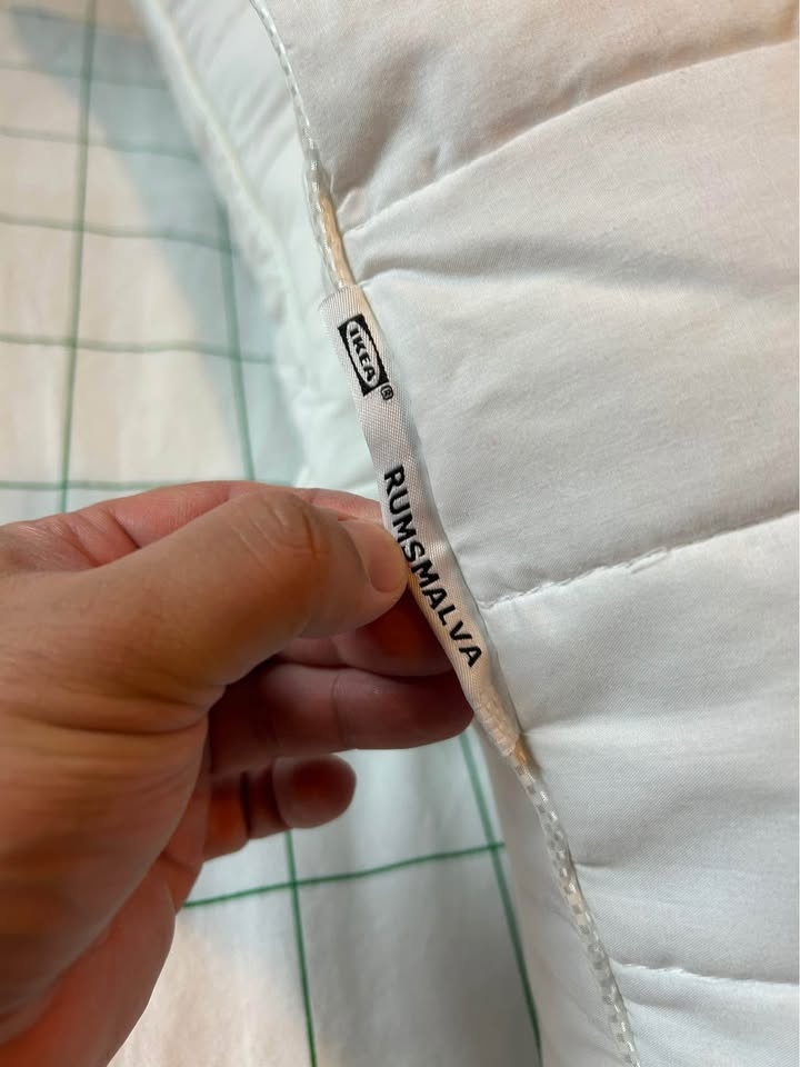 IKEA Queen Size Ergonomic Pillow Pair - photo 4