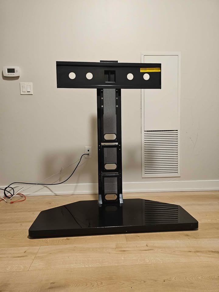 TV Stand with Mount - photo 2