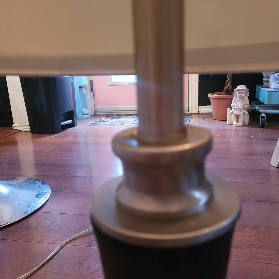 Pair of lamps black and silver base with big shades - photo 4