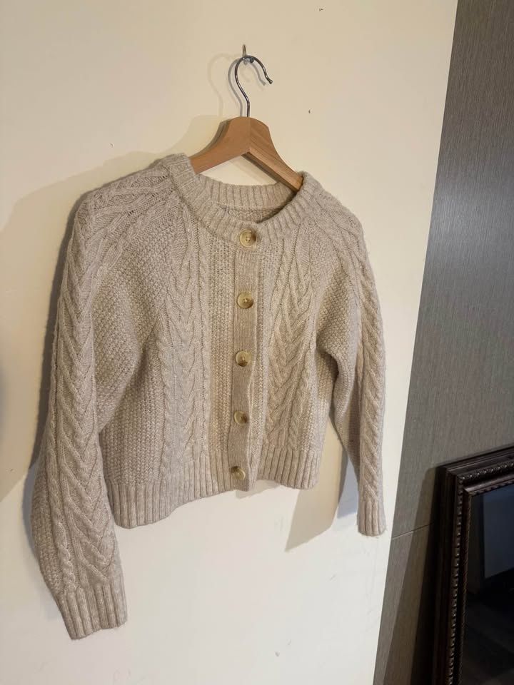 Cable Knit Button Cardigan - size M - photo 3