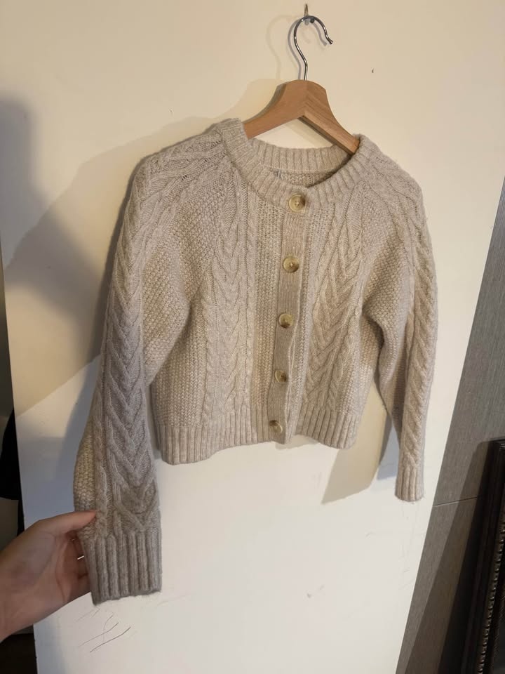 Cable Knit Button Cardigan - size M - photo 4