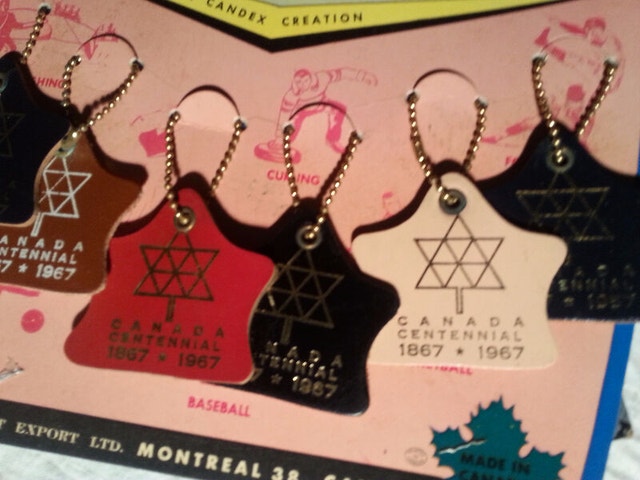 NEW 36 Centennial Olympic Leather Maple Leaf Key Chain - photo 3