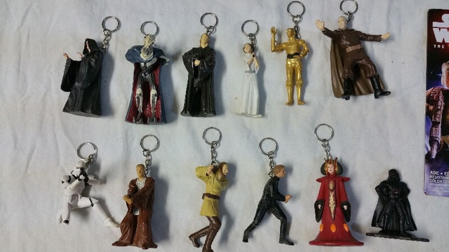 16 Pieces Star Wars Toy Keychains, Figures, Card Game - photo 2