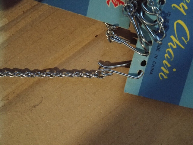 lot 47 New Vintage key chain - photo 5