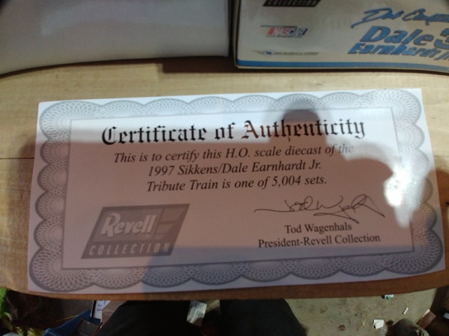 New Dale Earnhardt Jr Express Die cast Collector H.O. Train set - photo 3