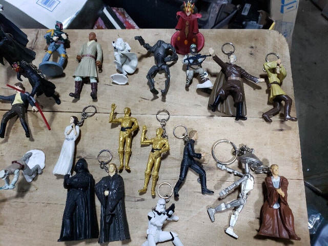New 40 pieces from Star War key chain - photo 5