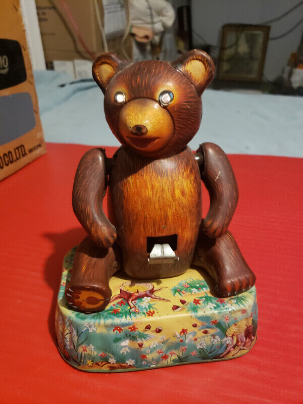 1950’s japan modern toys tin battery operated bear drummer