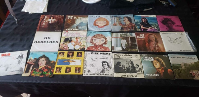500 New Portuguese 45's music record