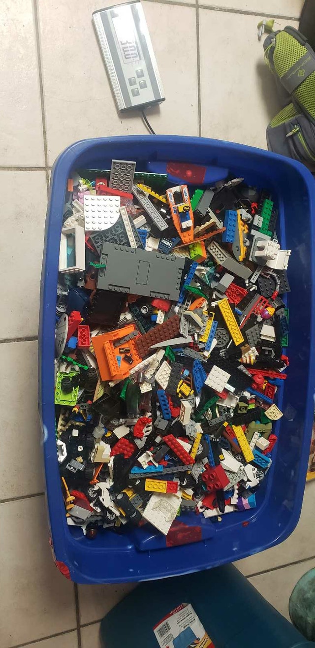Mix lego 30 pounds