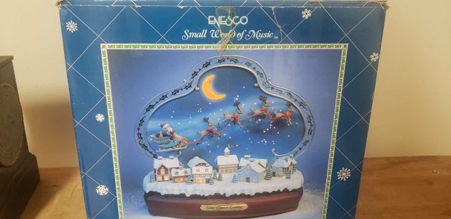 Vintage Animated Santa Sleigh Music