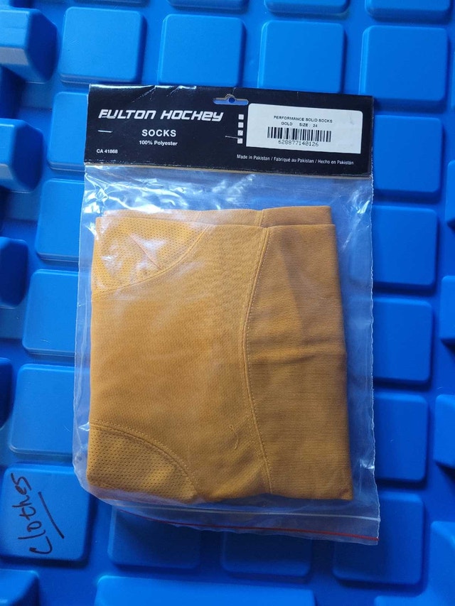16 NEW PAIR GOLD YELLOW CHILD HOCKEY SOCKS SIZE 24