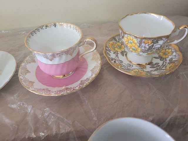 Lot Royal Albert Tea cup saucer set - photo 5