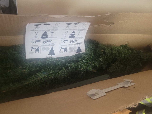 New 6ft Premium Artificial Christmas Tree - photo 4