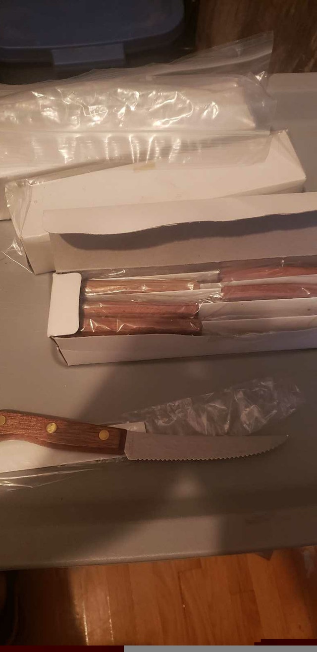 12 NEW BBQ STEAK KNIVES KNIFE UTENSILS JAPAN