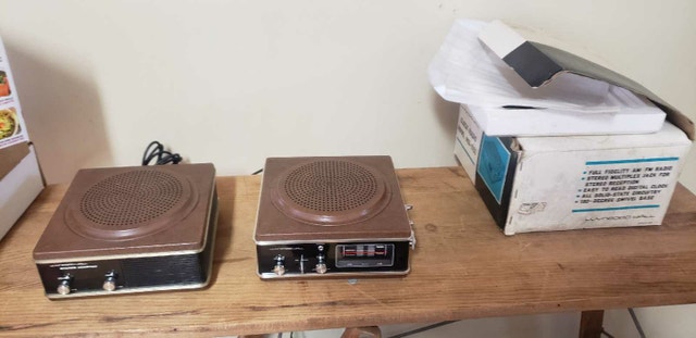 Mid Century Wynford Hall AM/FM Flip Clock RADIO STEREO