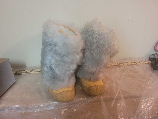 VINTAGE FURRY MOCCASIN MUKLUK WINTER BOOTS WOMAN SIZE 8